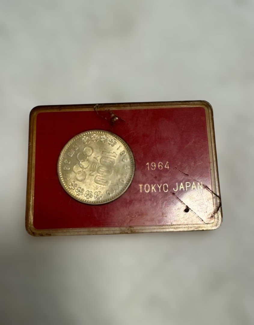 1964年東京五輪1000円記念メダル ケース付き - メルカリ