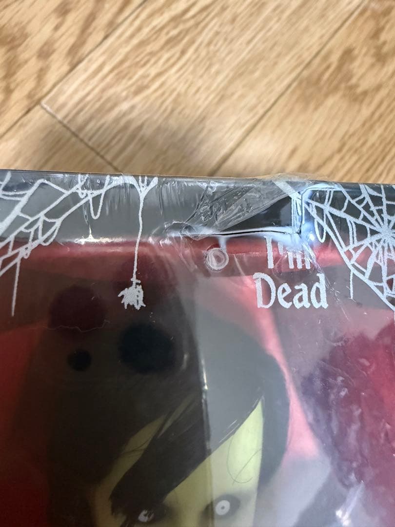 【再値下中！新品未開封】メズコ リビングデッドドールズ FAMINE