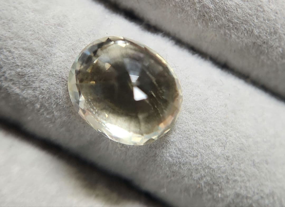 特大天然イエローサファイア 5.095ct