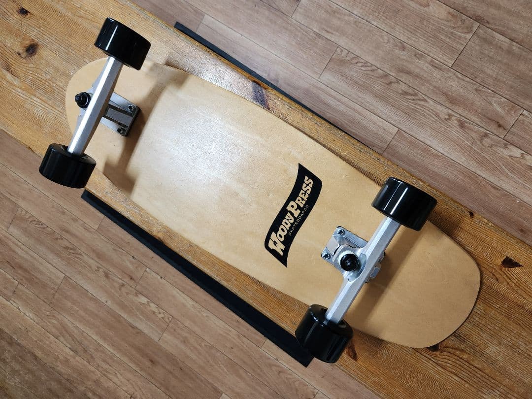 スケートボード　ウッディ－プレス