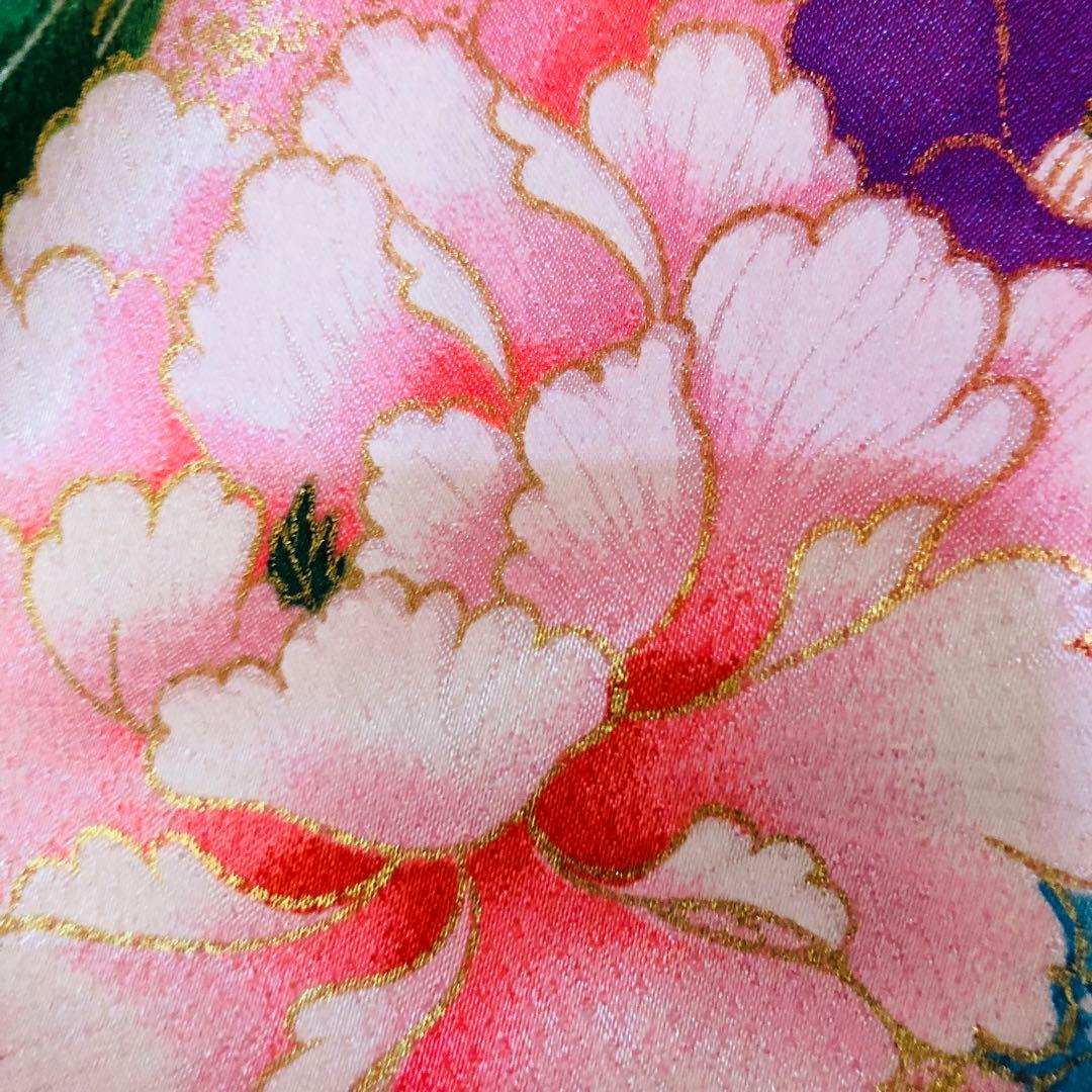 七五三七歳❣️四つ身着物光沢地未使用⭐︎赤地手毬花金彩煌びやか絢爛⭐︎完全フルセット