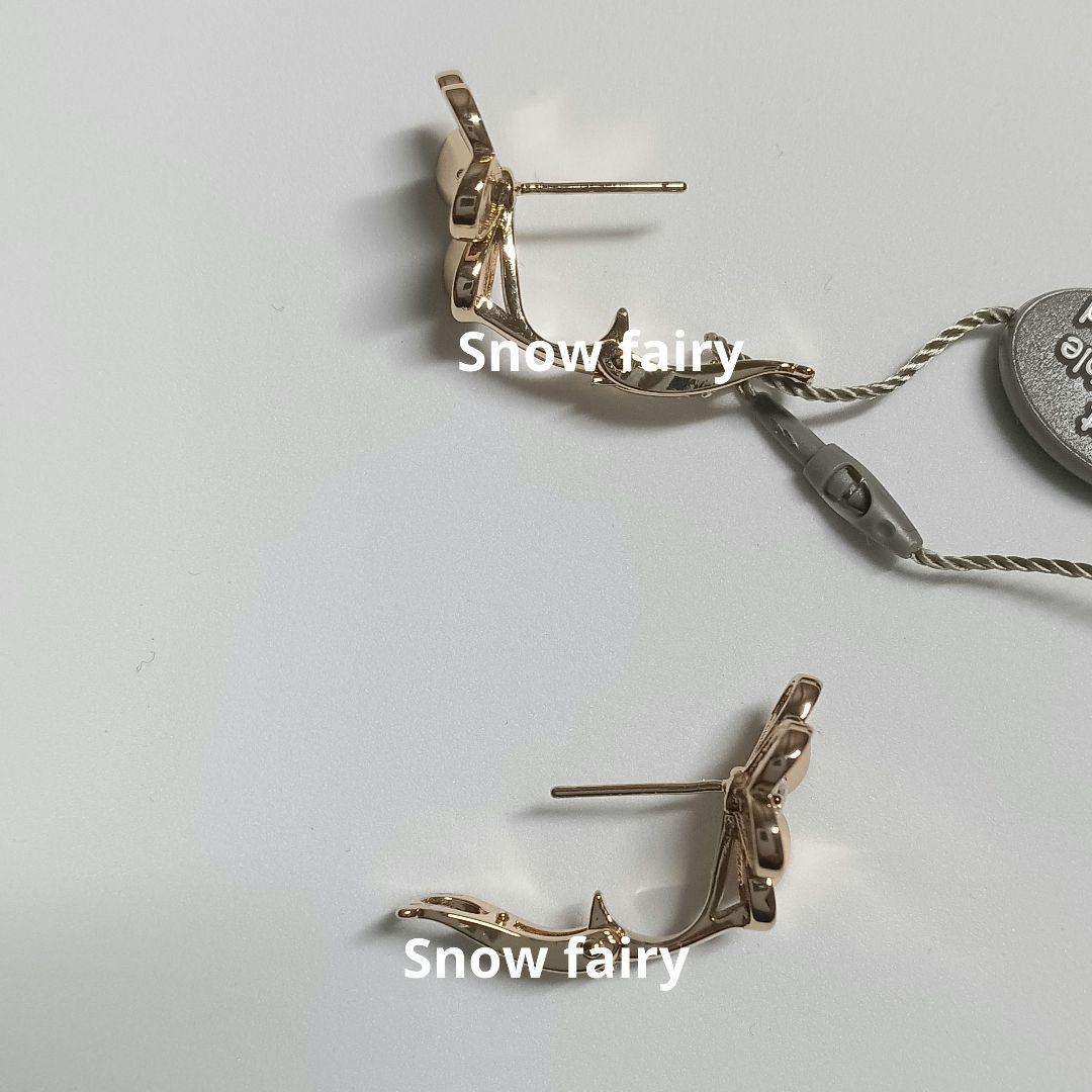 ハイクオリティ 三つ葉ピアス フラワーピアス YG - メルカリ