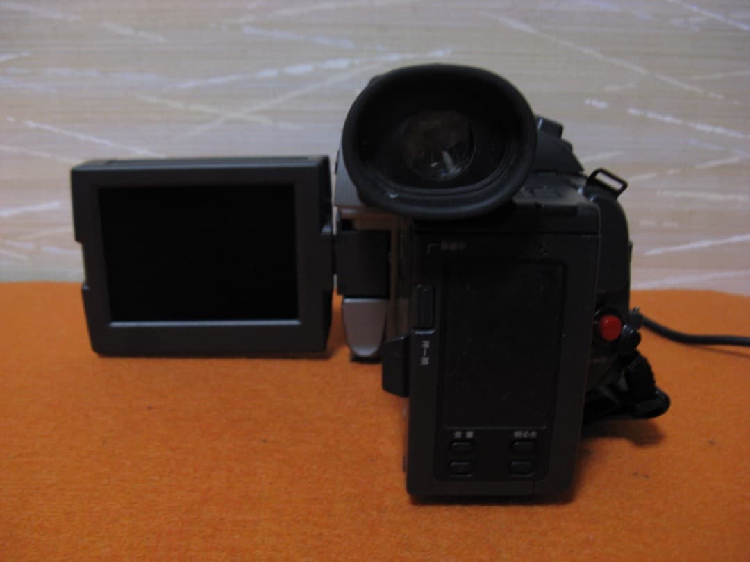 動作OK❗️☆SONYの液晶Hi8/8ミリビデオカメラ・CCD-TRV90