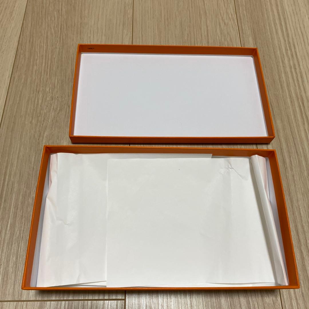 HERMES エルメス コンスタンス トゥーゴーの箱 リボン