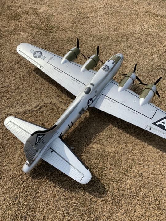 B-17 ラジコン飛行機