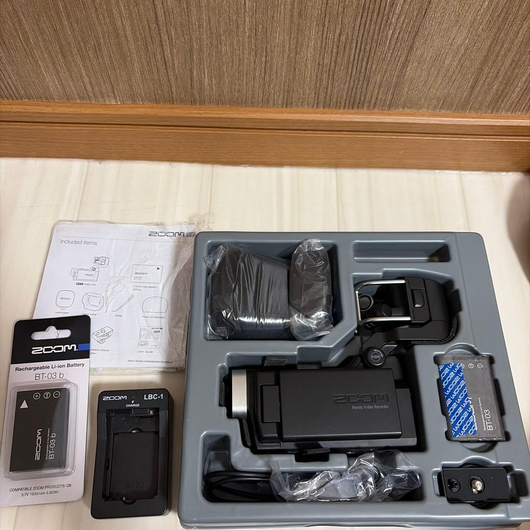 Zoom Q8 ハンディレコーダー（カメラ機能付き）