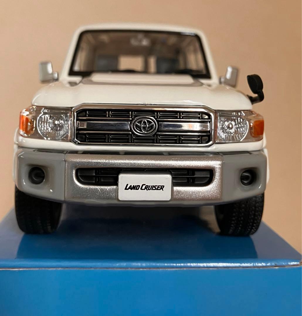 値下げ【非売品】 トヨタ　ランドクルーザー70 再販モデル　ミニカー 1/30