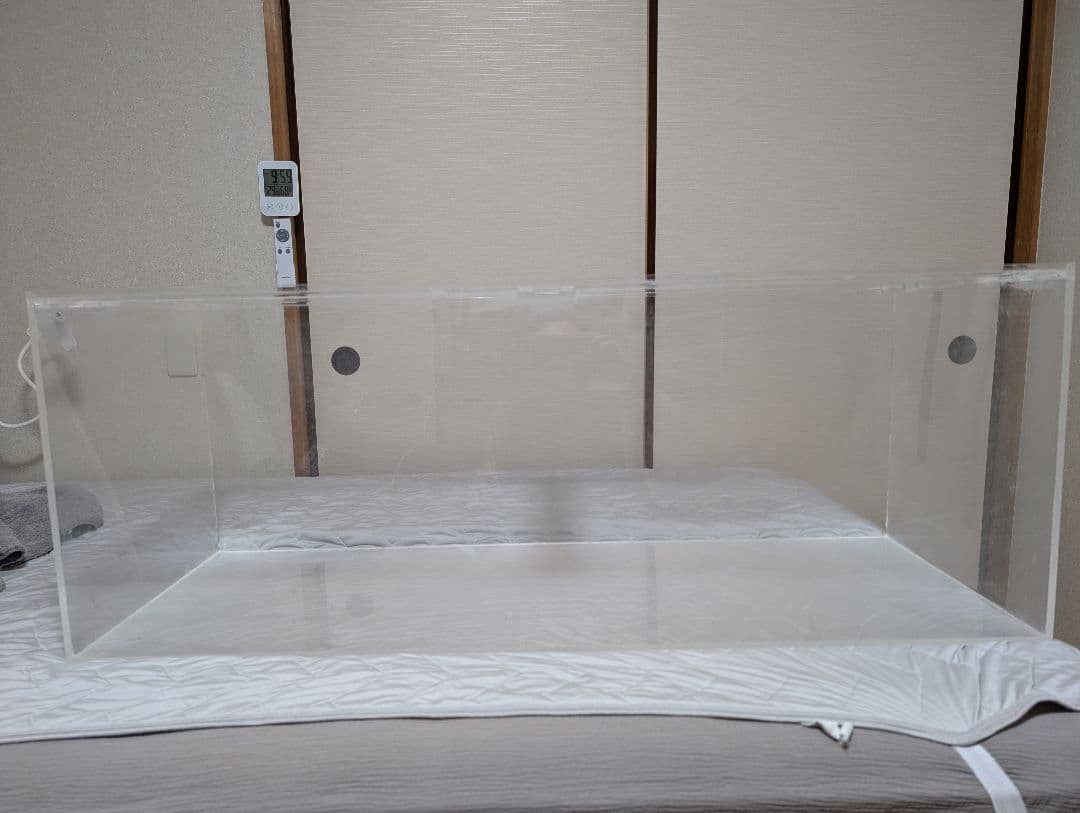 大型アクリル水槽 1200.450.450 ６年使用 アクリル1200×600×450水槽 商談中