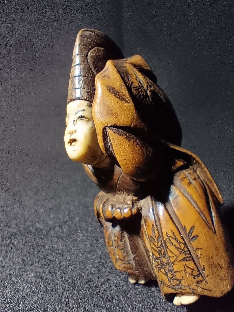 柘植彫 鯨歯 象嵌 「舌出し 三番叟」 からくり 根付 珍品 - alnobala.ae