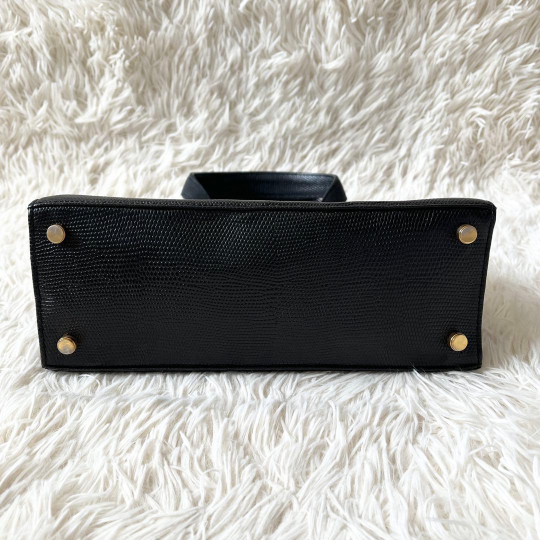 美品✨サルヴァトーレフェラガモ　ハンドバッグ　ヴァラ　VARA ブラック　レザー