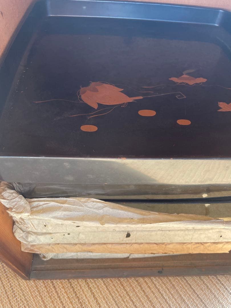 骨董品　輪島塗　漆器7枚　葉っぱの模様　トレー 卓上盆 黒内朱会席膳 漆塗　木箱