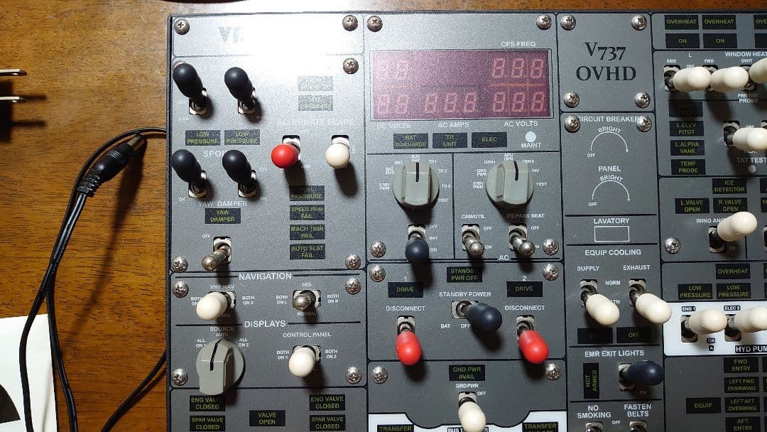 VRinsight B737 オーバーヘッドパネル（簡易版）ジャンク - メルカリ