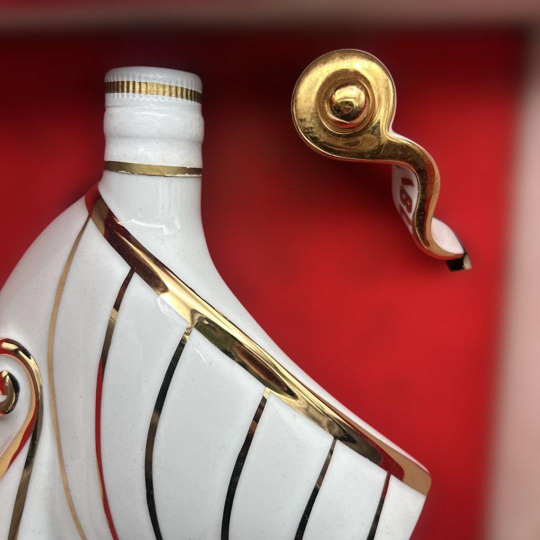 ラーセン コニャック シップボトル 白磁 金彩 箱付 古酒 - メルカリ