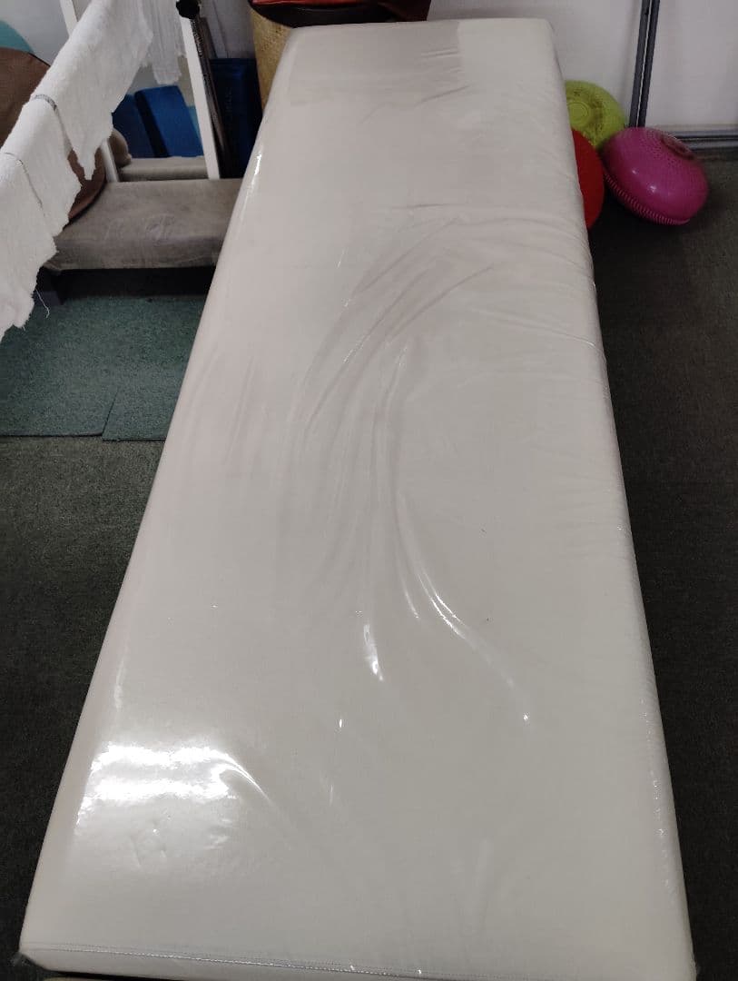 ホワイト 施術ベッドx3 楽天市場】電動 フェイシャルベッド Composite 2モーター オフホワイト