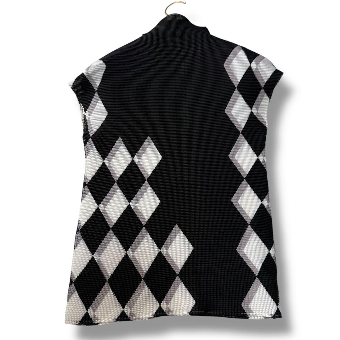 876 ミーイッセイミヤケ ノースリーブ タートルネック 総柄