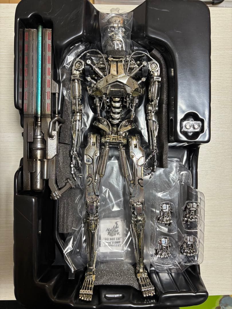 ホットトイズ ターミネーター ジェネシス版 エンドスケルトン 1/6 フィギュア