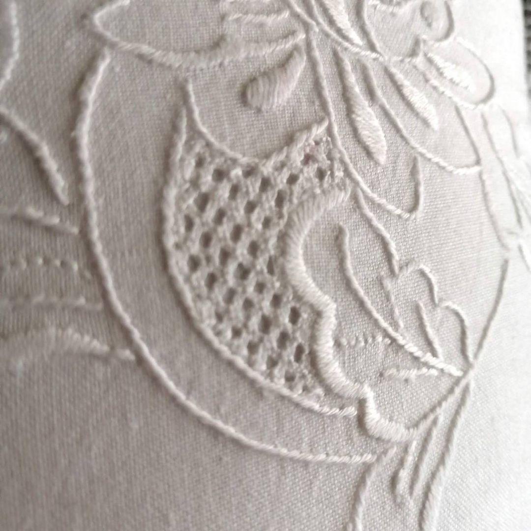 白糸手刺繍 フィレレース ミニクッションカバー - メルカリ
