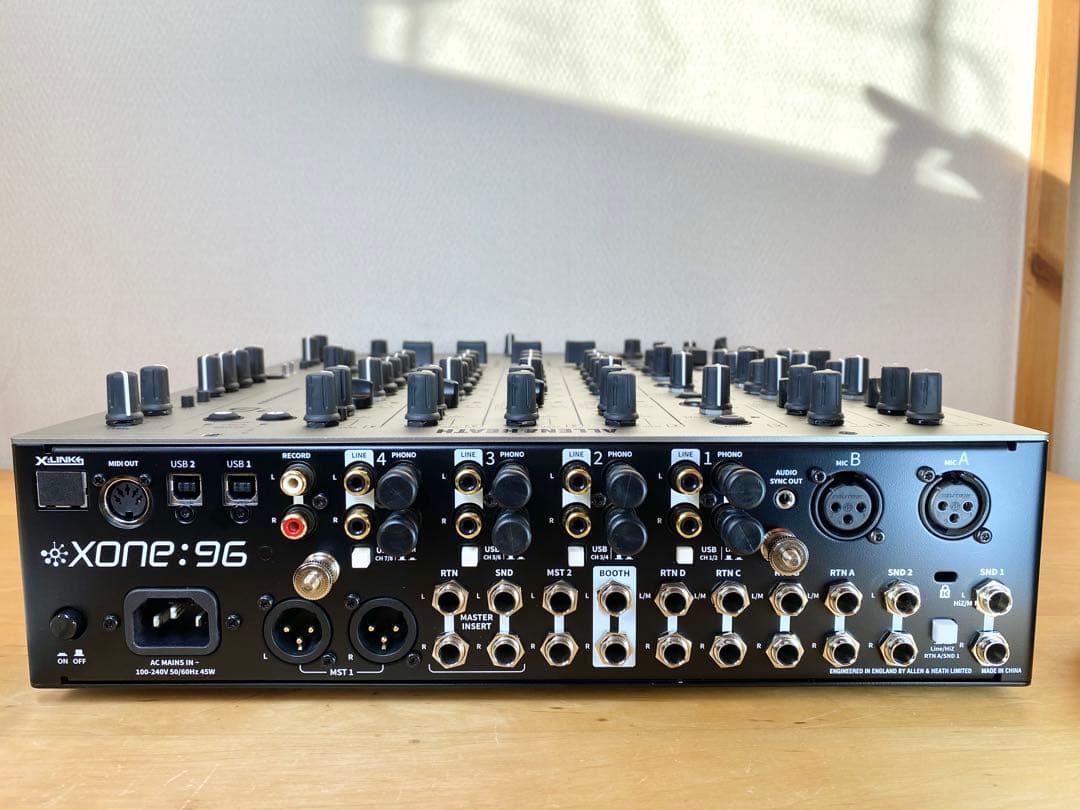 ALLEN&HEATH Xone:96 DJミキサーデッキセイバー付き美品！