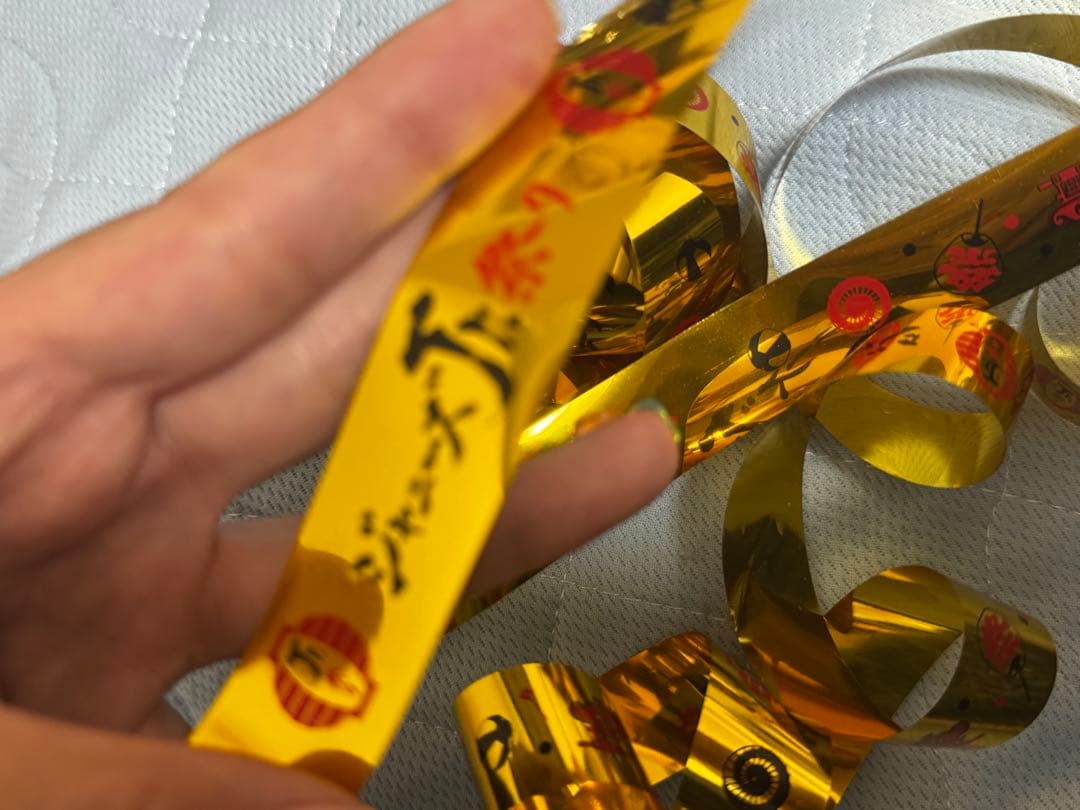 SixTONES 落下物　銀テ