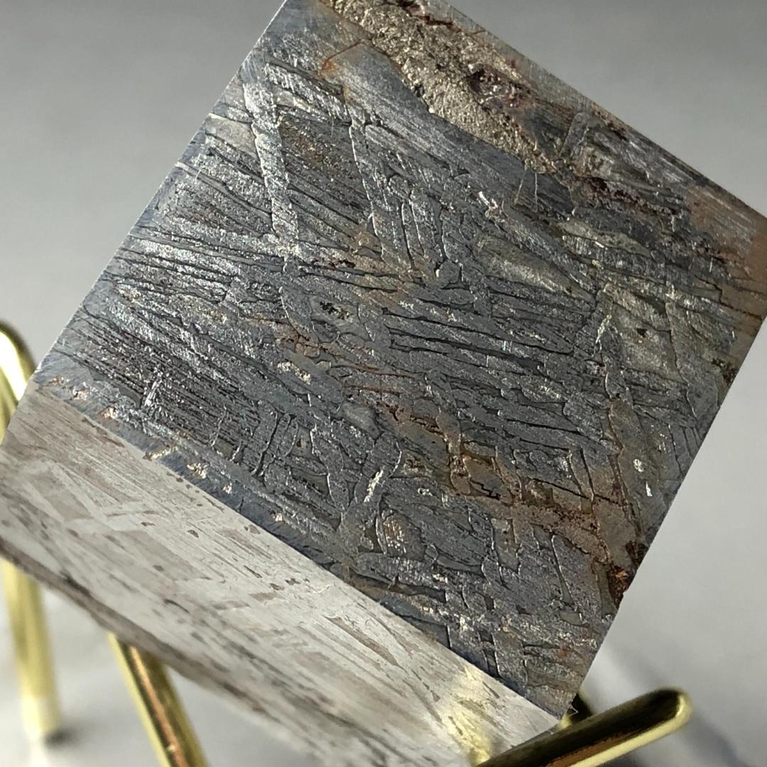 アルタイ隕石 メテオライト 立方体 鉄隕石 重さ199g - メルカリ