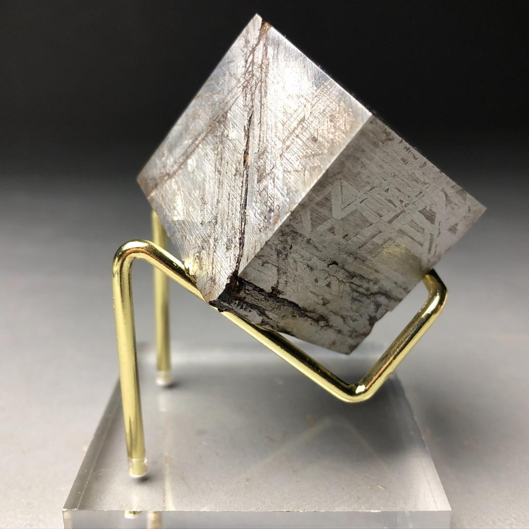 アルタイ隕石 メテオライト 立方体 鉄隕石 重さ199g - メルカリ