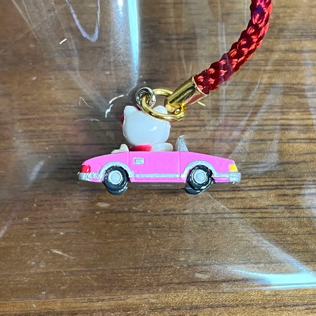 ハローキティ　USJ限定　オープンカーストラップ