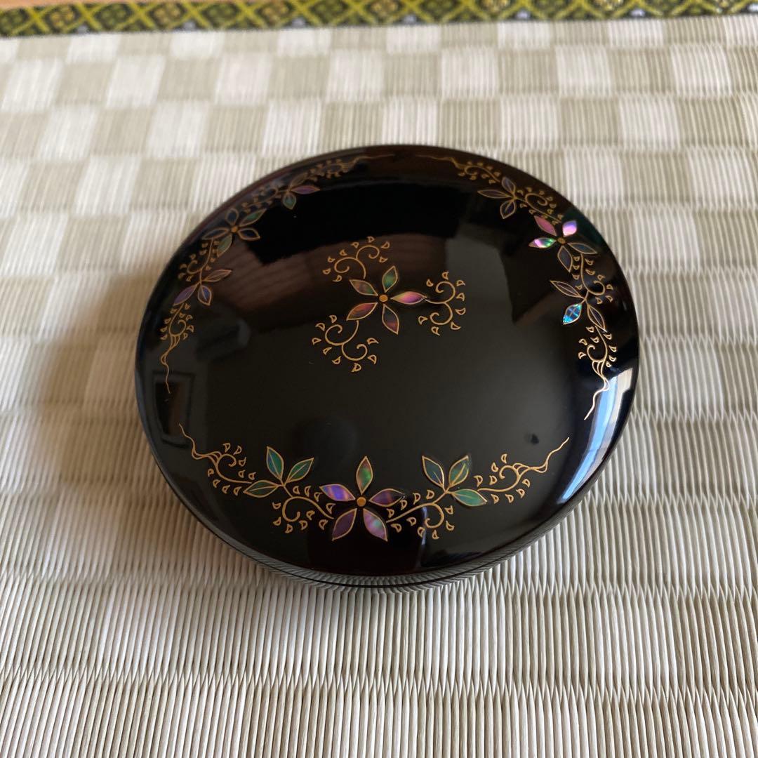 輪島塗　鈴谷鐵五郎　香合　螺鈿細工　内梨地