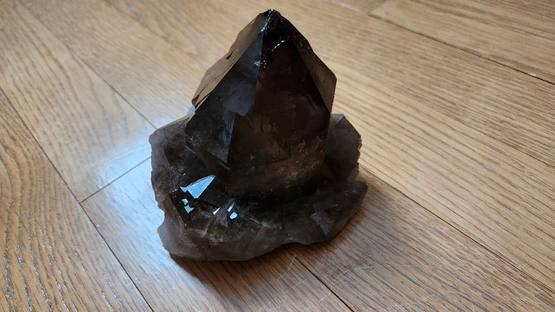 新春値下げ✨1.41kg　極上　エレスチャルスモーキークォーツカテドラル　水晶