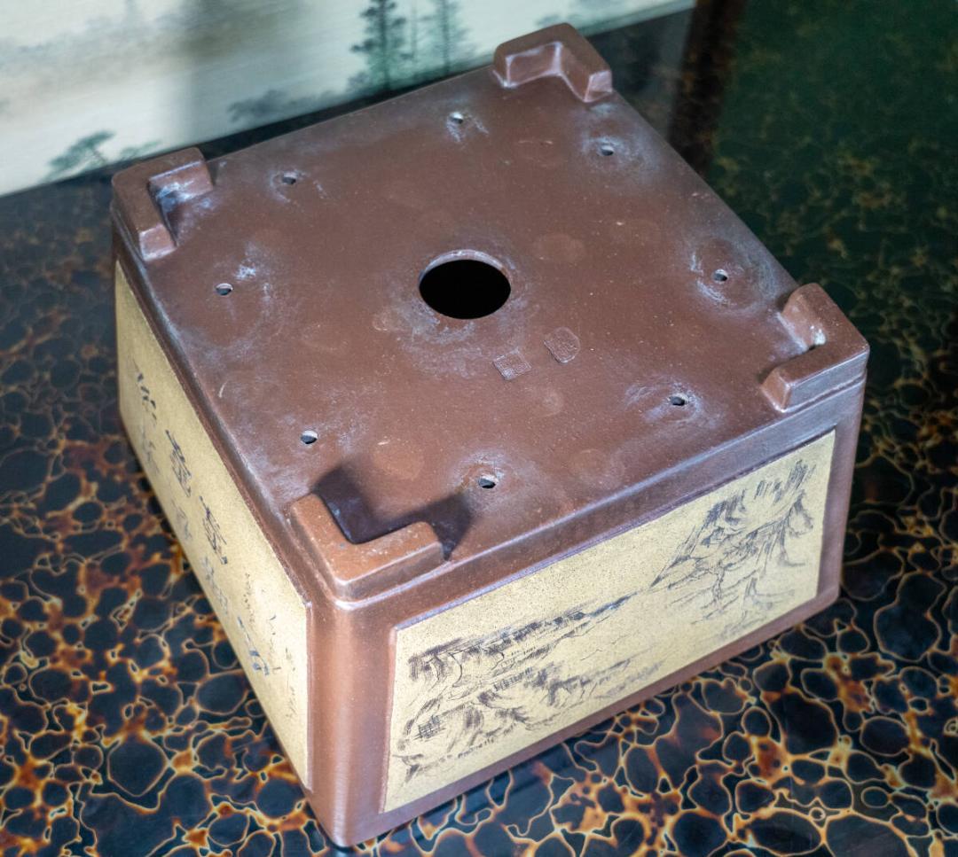 中国盆器 紫泥 出額釘彫り山水漢文図正方鉢の通販はau PAY マーケット