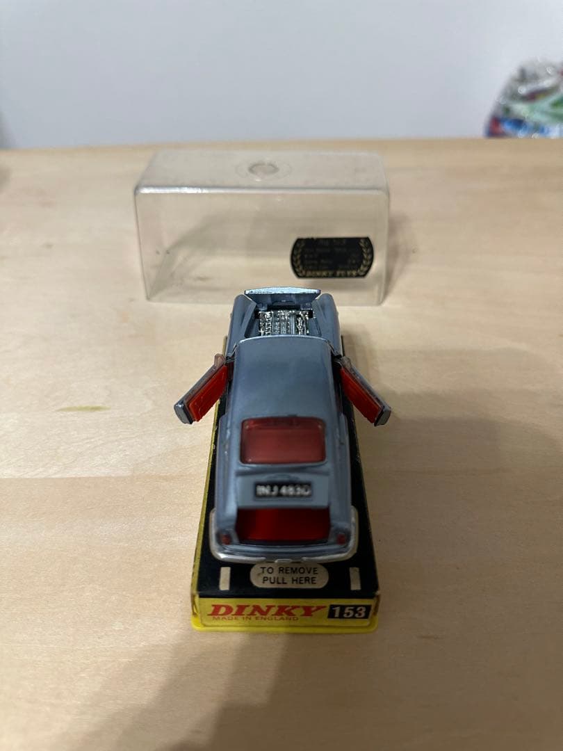 ミニカー Aston Martin DB6 Dinky 153