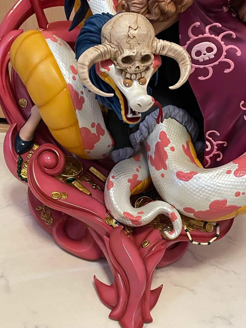 ログコレクション ユニークアートスタジオ　 ボア・ハンコック 大型スタチュー