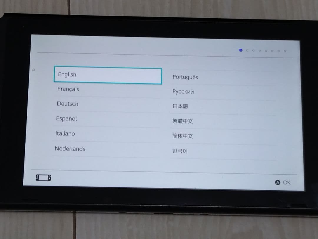 ゲ*ぴ様 Nintendo Switch 本体、ドック、充電器、、ホリコン付き