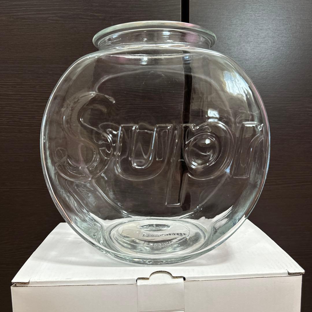 supreme Fish Bowl シュプリーム金魚鉢。