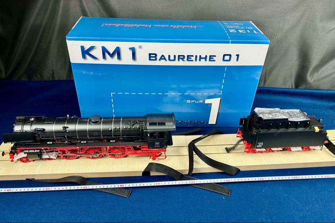 ドイツ 蒸気機関車 KM1 Modellbau BAUREIHE 01