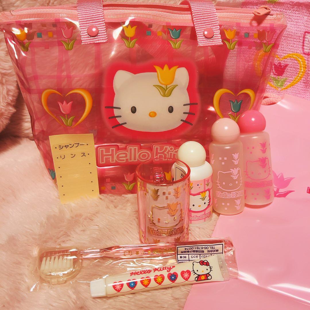 希少レア　ハローキティ　トラベルセット　ビニールバッグ　2000 チューリップ