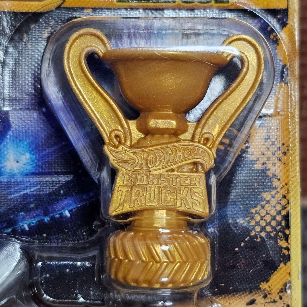 ホットウィール モンスタートラック ビッグフット 50周年 ゴールド