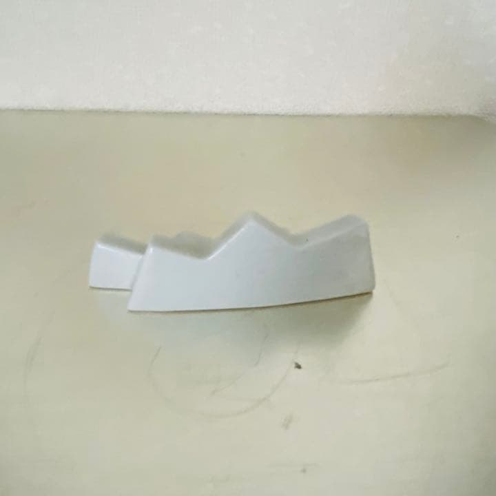 文房四宝 李朝 白磁水滴角形 白磁山形筆架