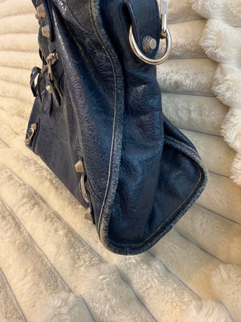 BALENCIAGA ネイビー レザー ハンドバッグ