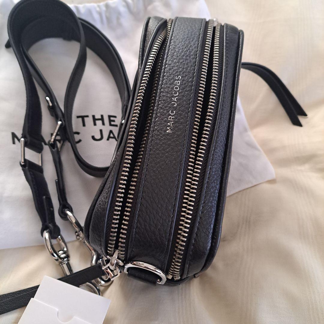 MARC JACOBS ブラックショルダーバッグ