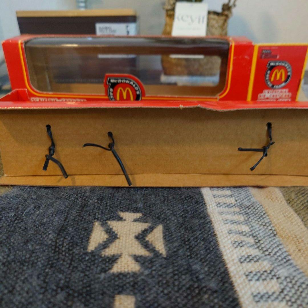 マクドナルド　 Larry Minor トレーラー 　レーシングチーム　ミニカー