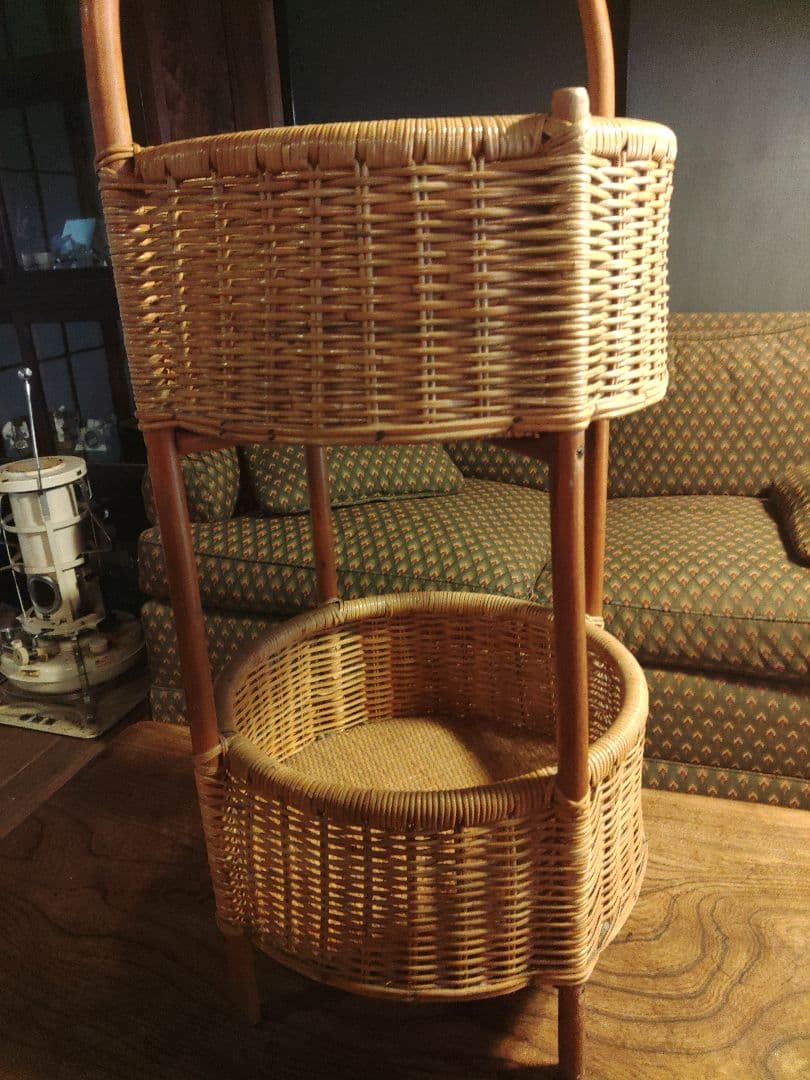 希少　ラタン　藤　ラック　キャビネット　カゴ　二段　アンティーク　ヴィンテージ