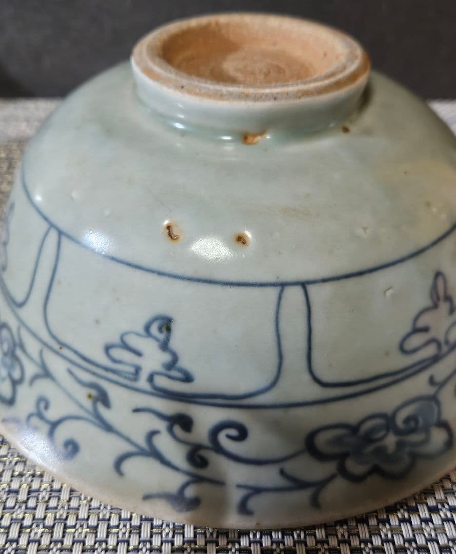 中国古美術　中国古陶磁器　古玩　明朝明代　青磁　青華　古染付　唐草文様　鉢