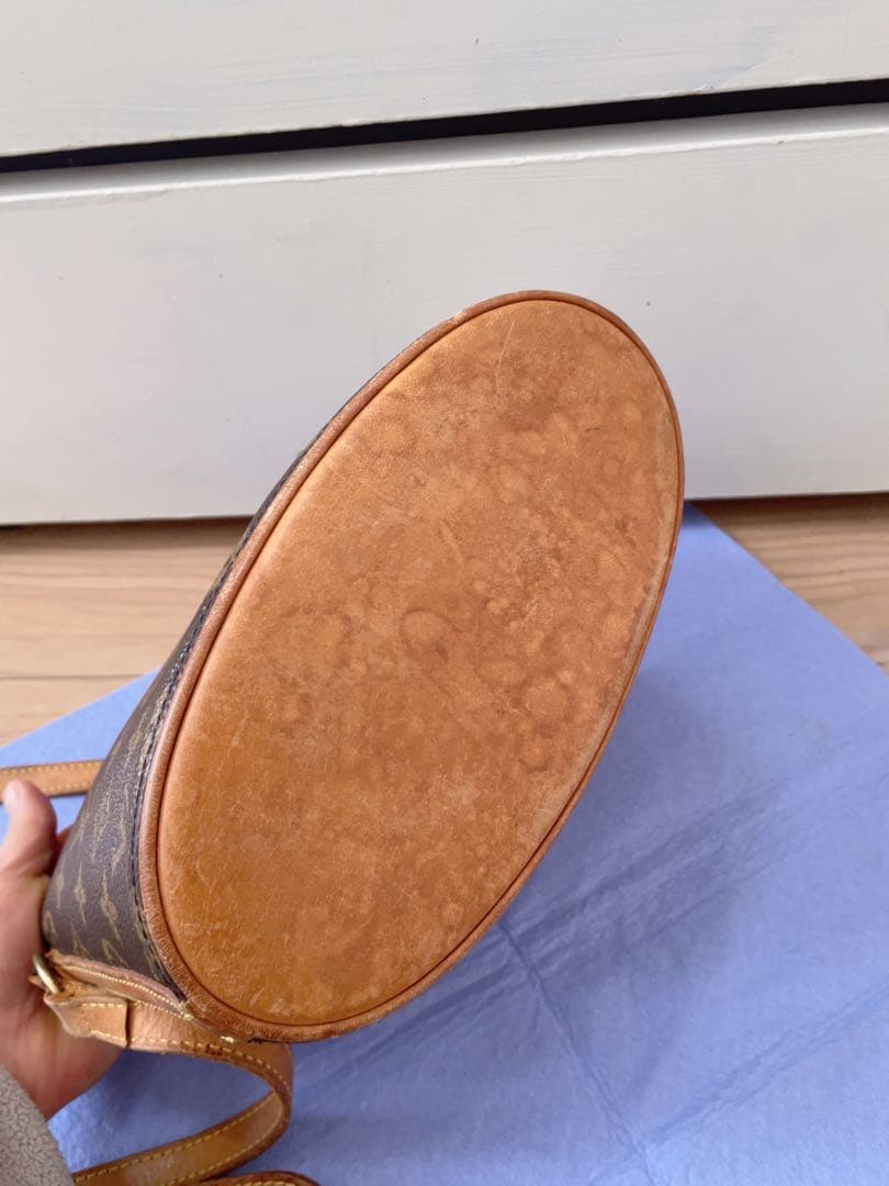 パンダ ページ Louis Vuitton モノグラム ショルダーバッグ