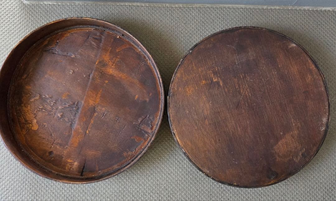 アジアンアンティーク　漆塗り？ 大きな　蓋付き　木箱