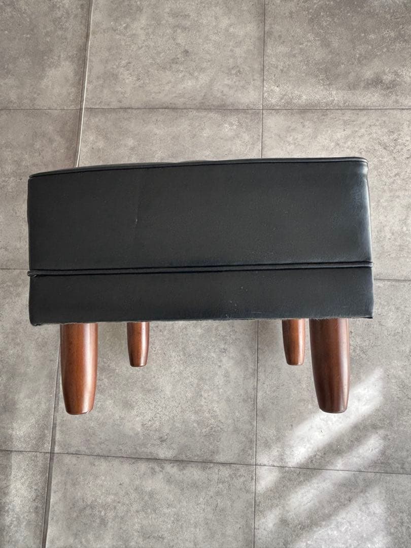 カリモク60 オットマン　ブラック　kチェア