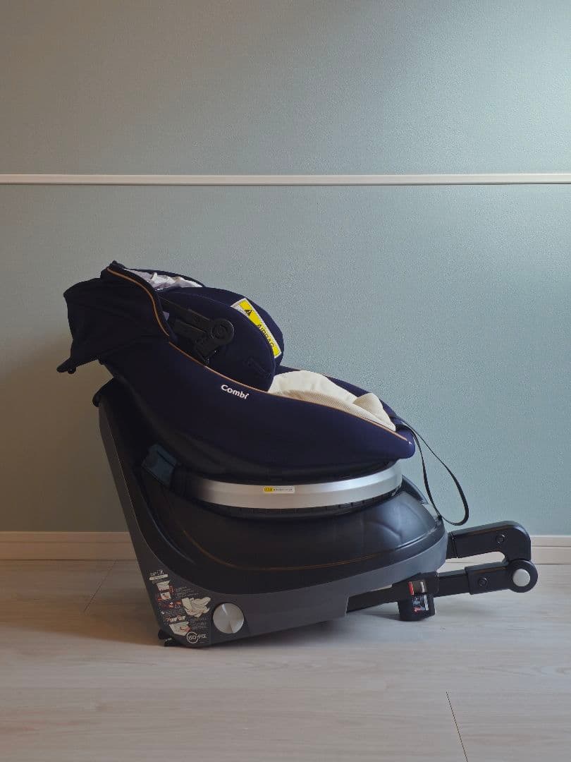 p*i様 コンビ combi ISOFIX チャイルドシート