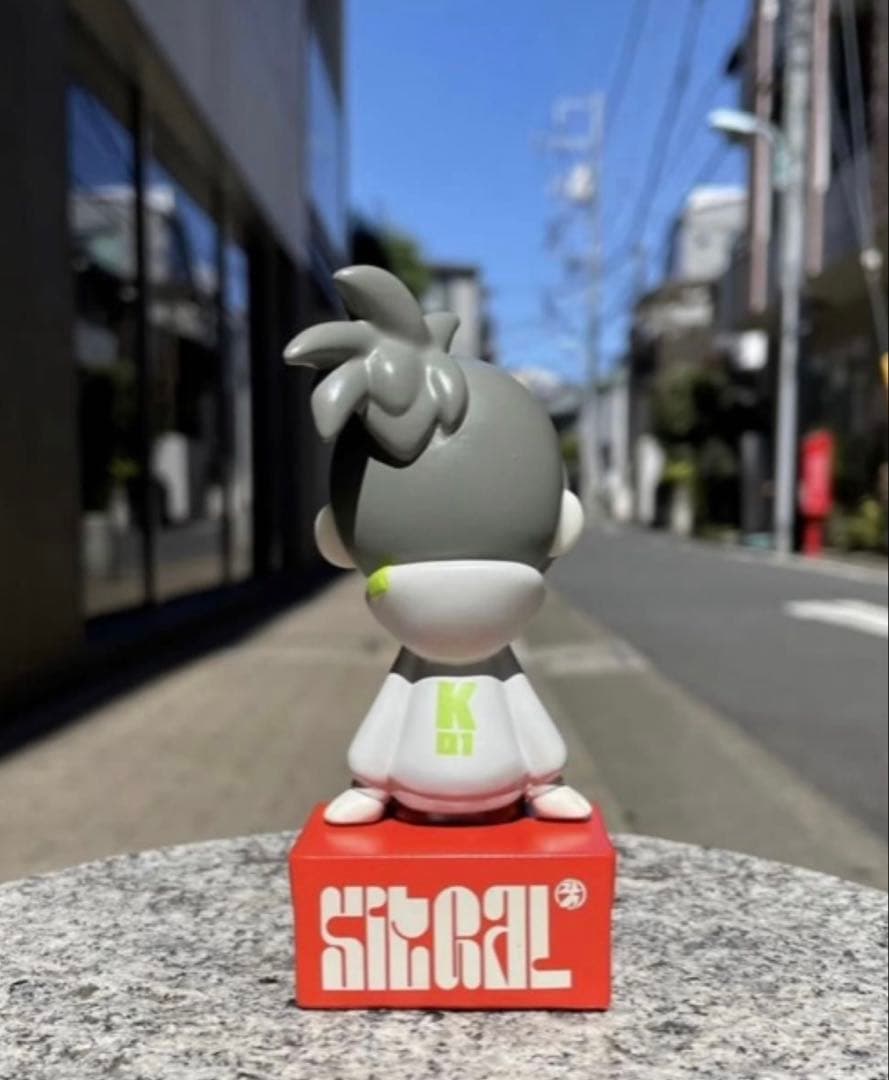 Sit Gal KICKちゃん（ノーマルゼロワン） ソフビ 新品 冊子付き - メルカリ