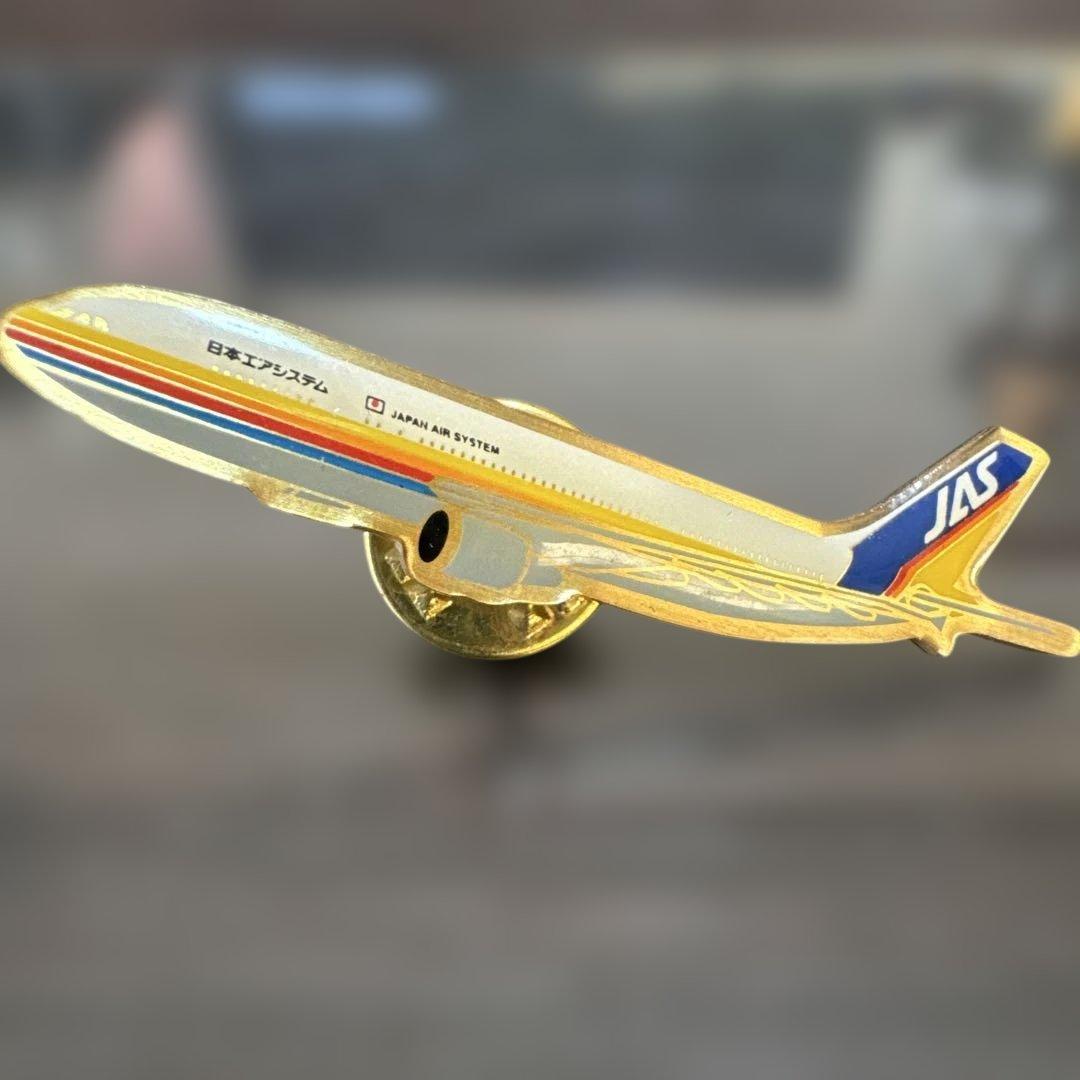 日本エアシステム JAS ピンバッジ レインボー 飛行機 日本語表記