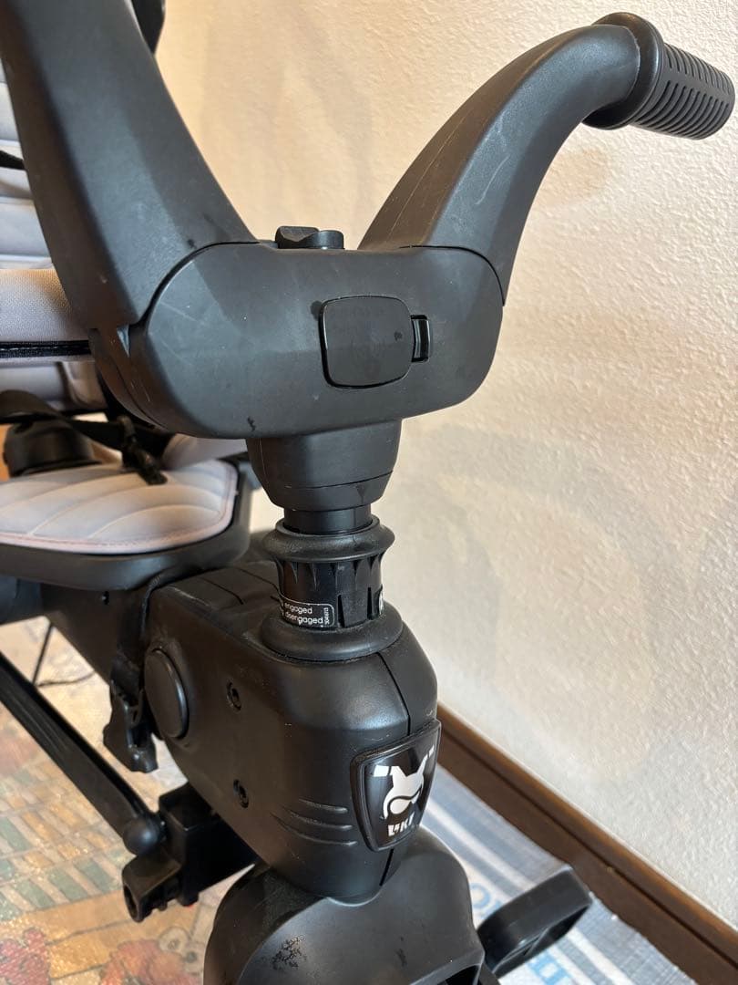 doona グレー 三輪ベビーカー 折りたたみ式