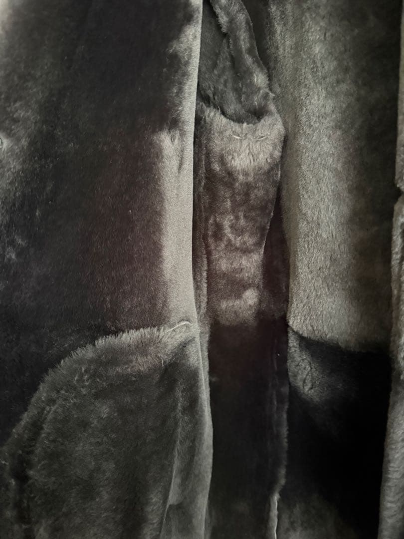 【ウサギ】エンメティ ムートンコート ブラック 定価327,800円